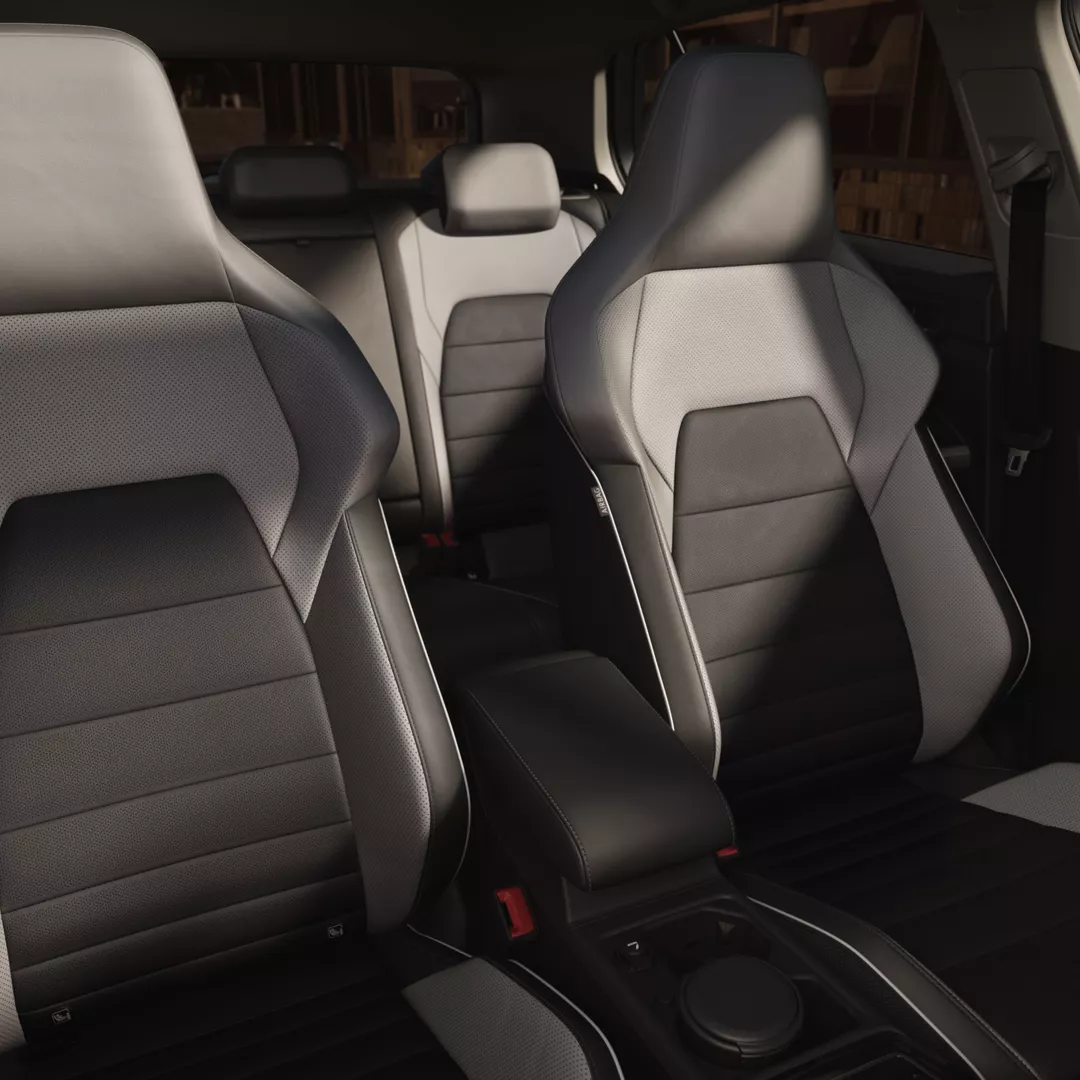 GL6293_interior_seats_16-9